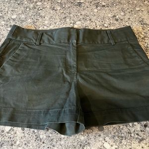 Women’s size 6 LOFT shorts!